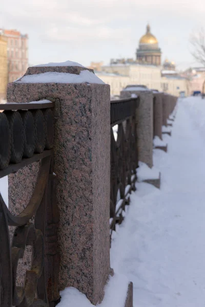 Granit Staket Banvallen Sankt Peterburg Vinterdag — Stockfoto