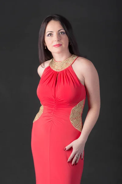 Retrato Estudio Una Mujer Vestida Rojo — Foto de Stock