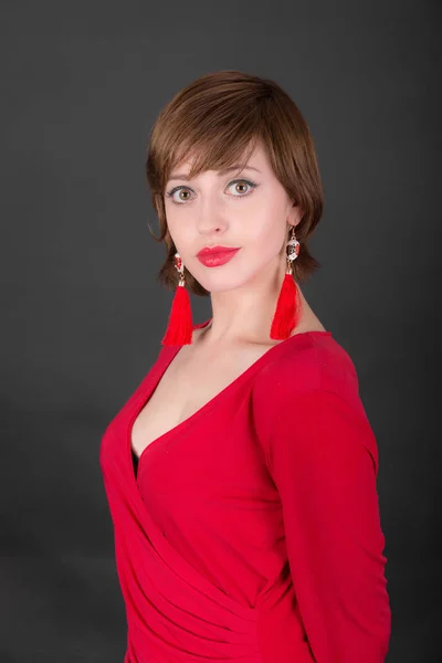 Studio Portret Van Een Meisje Een Rode Jurk — Stockfoto