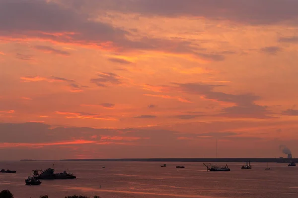 Ships on the bay at sunset — Stock Photo, Image