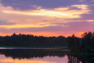 bulutlar ile dramatik günbatımı