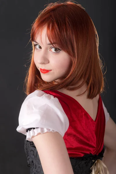 Menina bonita com cabelo vermelho — Fotografia de Stock