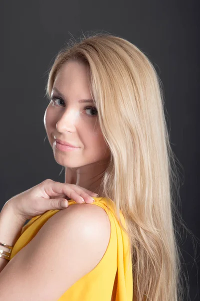 Portret van een blonde — Stockfoto