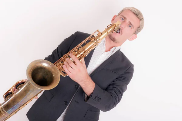 Portret van een muzikant met saxofoon — Stockfoto