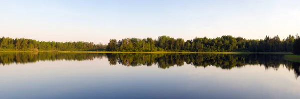 Panorama Över Skogssjö Sommardagen — Stockfoto