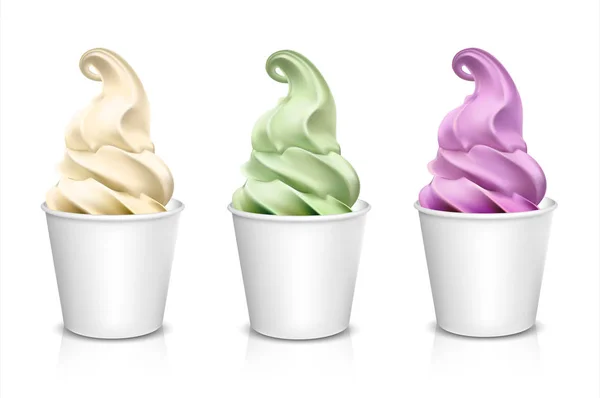 Iogurte congelado de morango ou sorvete macio, iogurte congelado de baunilha ou sorvete macio, em copo de papel em branco isolado sobre fundo branco . — Vetor de Stock