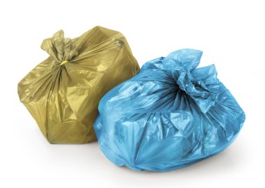 Beyaz bir arka plan üzerinde izole çöp torbaları