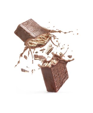 Yarısında, beyaz bir arka plan karşı izole bir çikolata sıçrama ile kırık gözleme