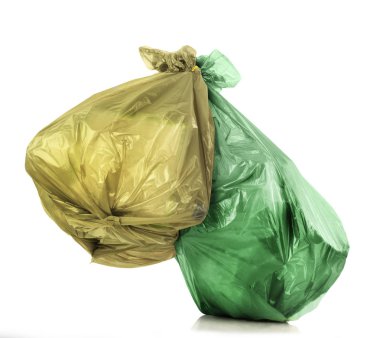 Beyaz bir arka plan üzerinde izole çöp torbaları