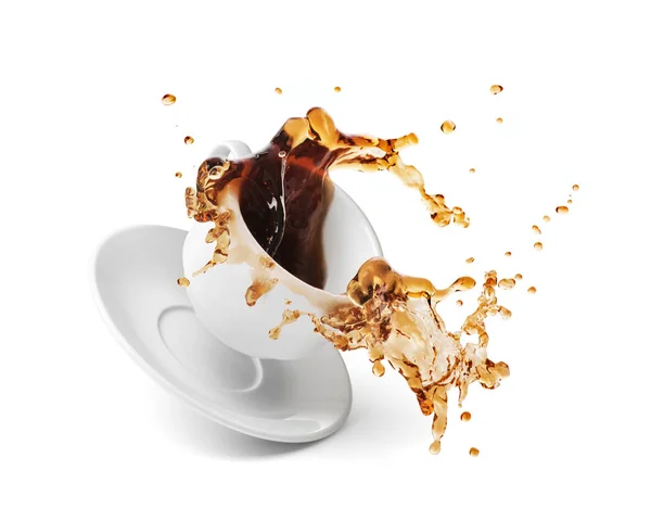 Koffie Spatten Uit Een Kopje Geïsoleerd Wit — Stockfoto