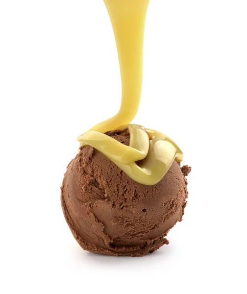 コンデンス ミルクとチョコレート アイス クリーム — ストック写真