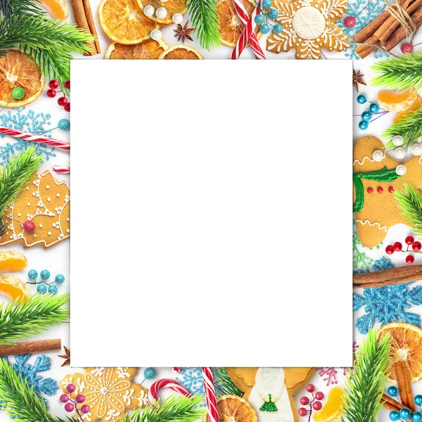 New Year Compositie Gingerbreads Fir Tree Nieuwjaar Decoraties Geïsoleerd Witte — Stockfoto