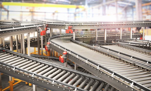 Transportadores en blanco sobre un fondo borroso de fábrica. ilustración 3d — Foto de Stock