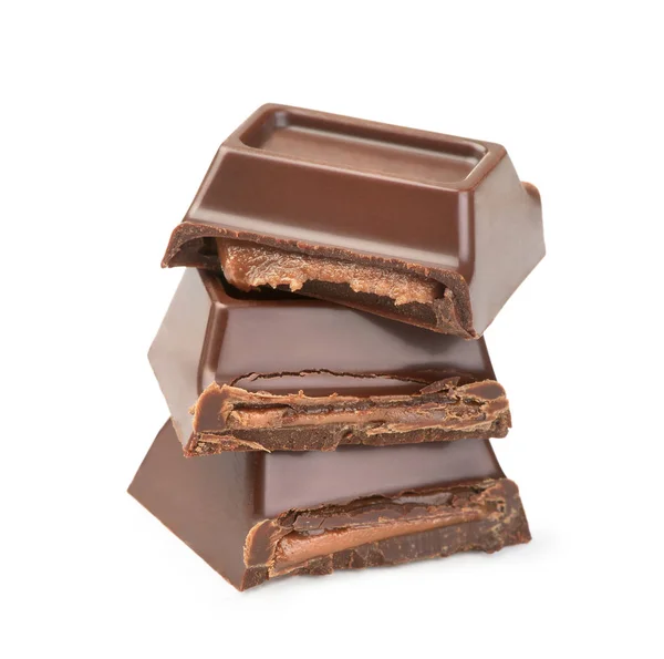 Czarna czekolada z wypełnieniem na białym tle — Zdjęcie stockowe