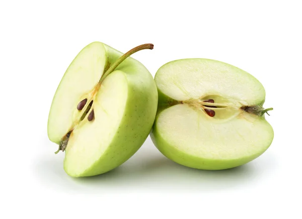 白い背景に緑のスライスリンゴ — ストック写真