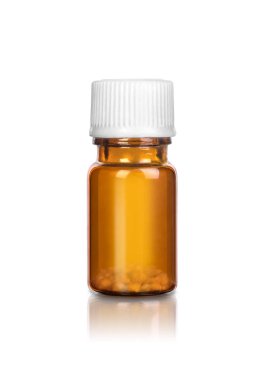 beyaz bir arka plan üzerinde tıbbi şişe 7