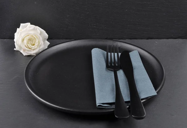 White Rose Table Setting Slate — Stock Photo, Image