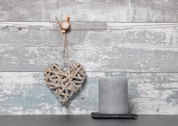 Ekran üzerinde kravat dekorasyonu ile kurulların yıpranmış