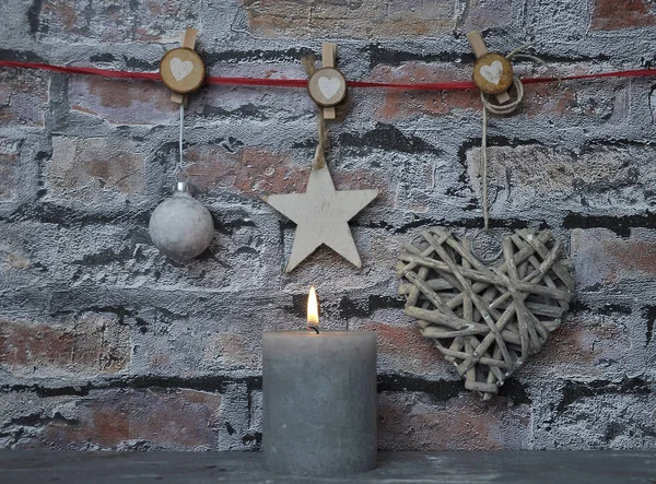 Vela Ardiente Decoración Navidad Frente Pared Ladrillo —  Fotos de Stock