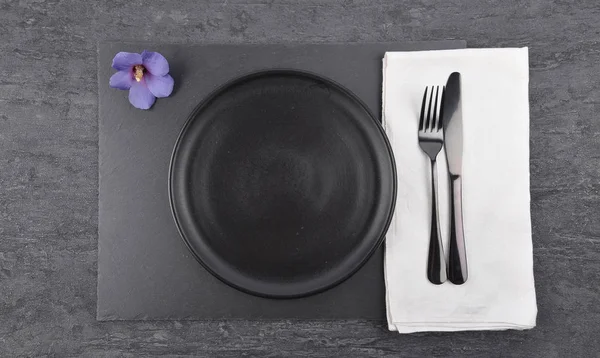 Hibiscus Table Setting Slate — Stock Photo, Image