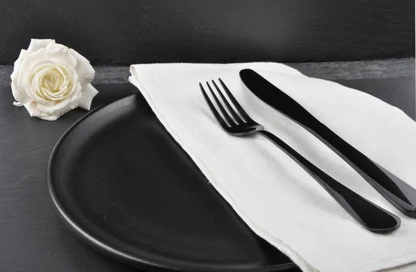 White Rose Table Setting Slate — Stock Photo, Image