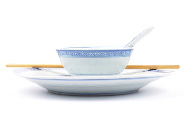 Çatal bıçaklı Asya yemek takımı