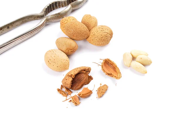 Almendras Agrietadas Con Cascanueces Blanco — Foto de Stock