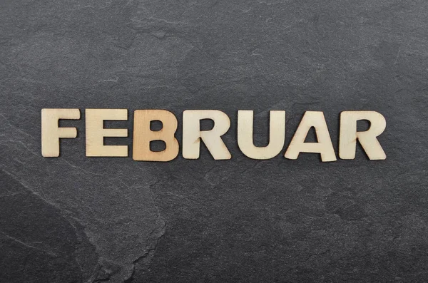 Tahta tahtadaki tahta harflerden bir terim.