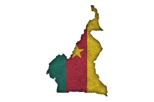 关于风化混凝土的喀麦隆地图和旗帜 — 图库照片