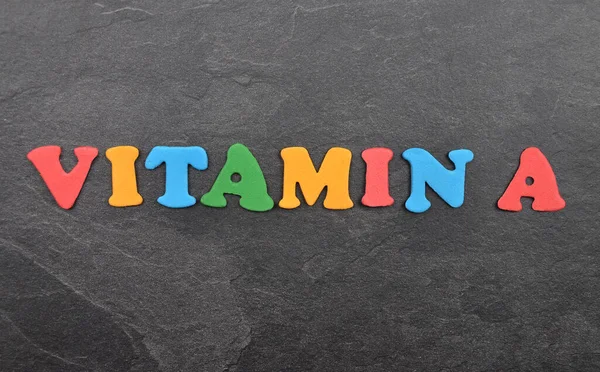 Tahtadaki renkli harflerden bir terim