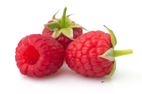 Reife Rote Himbeeren Isoliert Auf Weißem Hintergrund — Stockfoto