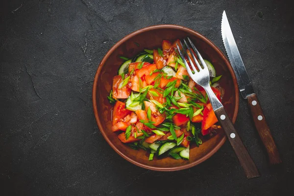 Insalata Vegetale Sana Pomodoro Fresco Cetriolo Cipolla Spinaci Lattuga Vista — Foto Stock