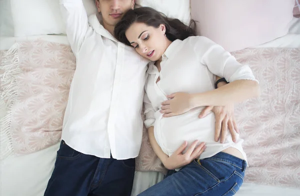 Portrait Pregnant Woman Young Man Together Indoors — Stock Photo, Image
