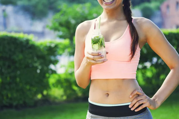 Woman Drinking Herbal Tisane Fitness Running Workout Summer Day Fitness — Stock Photo, Image