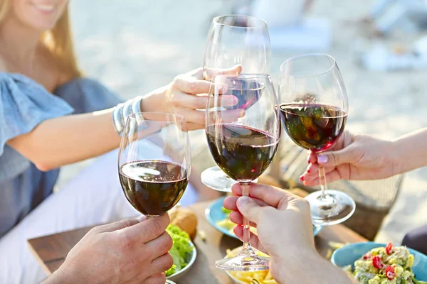 Picnic Estivo Con Vino Rosso Festa Celebrazione All Aperto — Foto Stock