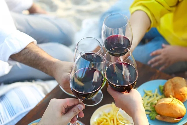 Piquenique Verão Com Vinho Tinto Festa Celebração Livre — Fotografia de Stock