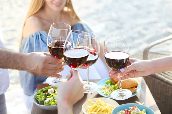Piquenique Verão Com Vinho Tinto Festa Celebração Livre — Fotografia de Stock