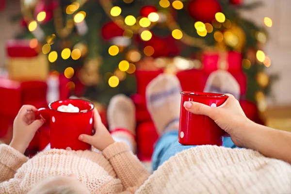 Hot Chocolate Marshmallows Hands Happy Woman Her Daughter Christmas Tree — Stock Photo, Image