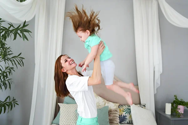 Young Woman Having Fun Daughter Indoors — Stock Photo, Image