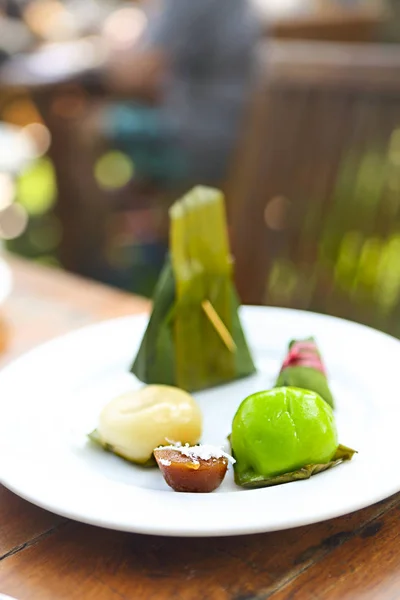 Thaise Traditionele Desserts Sticky Rice Vla Verpakt Bananenbladeren — Stockfoto