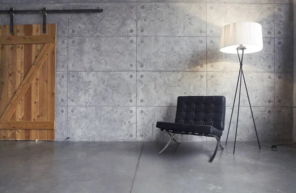 灰色客厅室内设计与落地灯和扶手椅与复制空间 — 图库照片