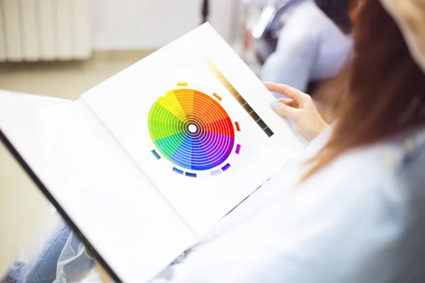 Close Female Client Examining Hair Color Chart Hairdressing Studio Coloring — Stock Photo, Image