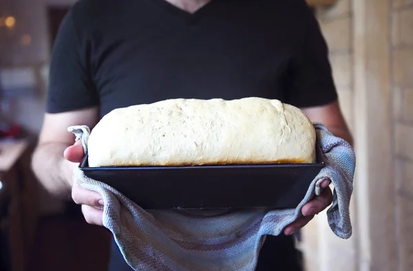 Mãos Masculinas Formam Com Massa Fresca Cozinha Fechar — Fotografia de Stock