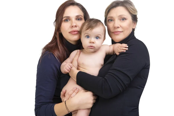 Grootmoeder, dochter en kleindochter op wit portret — Stockfoto