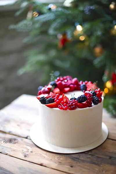 Noel ağacı tarafından Noel Pastası — Stok fotoğraf