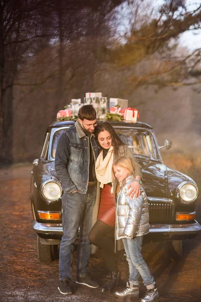 Smiling Adult Man Woman Little Girl Warm Clothes Blowing Snow — Stock Photo, Image