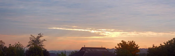 Sonbahar Sabahında Gündoğumunun Panoramik Görüntüsü — Stok fotoğraf