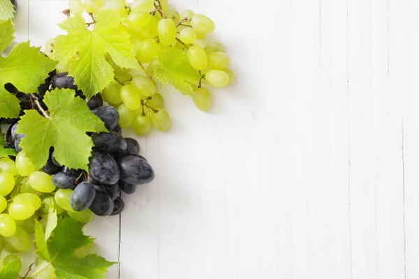 Grapes White Wooden Table — Stock Photo, Image