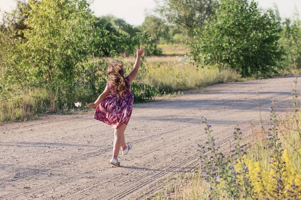 Šťastná Dívka Cestě — Stock fotografie