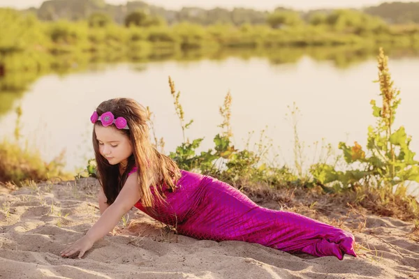 Girl Mermaid Costume Lake Shore — Stock Photo, Image